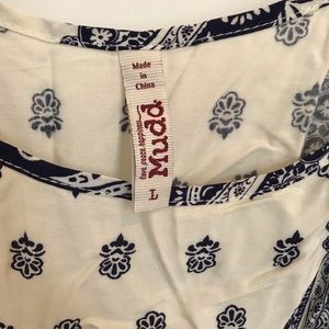 Rayon top. Size Large